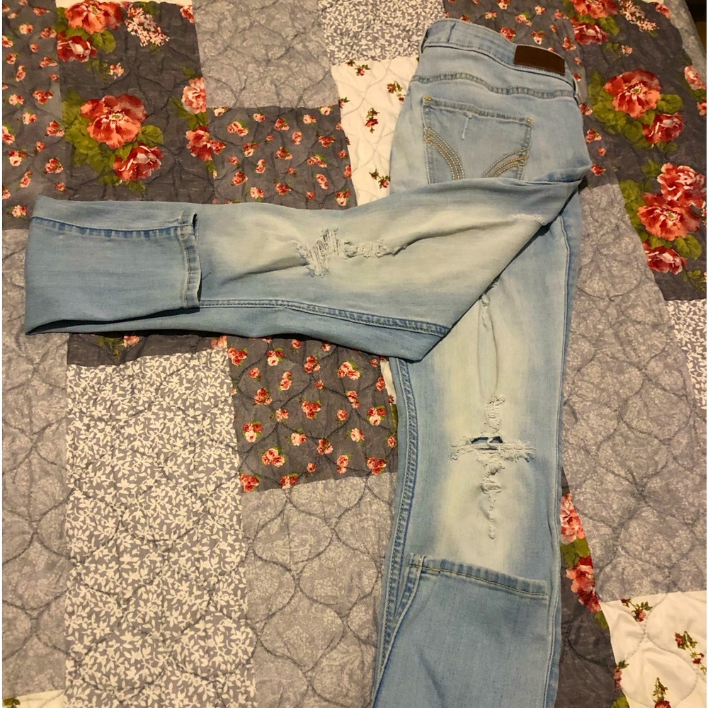 Hollister skinny jeans these are ripped jeans in new condition